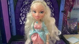 LIZZIE REVIEWS AN OLD BRATZ DOLL | Costume Party Princess Cloe