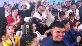 Chị em hiểm lằn, nhảy mừng LTH CR Anh Thảo CR xu&acirc;n Trường 