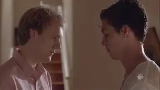 Wade Briggs / Josh Thomas (back together /gay) - Please Like Me (tv series / comedy drama)