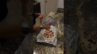 2 Ingredient high protein pizza dough, yes please 🍕👩🏽&zwj;🍳 #shorts