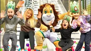 FULL FART MED FAMILJEN PÅ LEOS LEKLAND 🦁