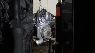 Mercedes-benz sprinter engine repair #automobile #shorts #engineering #mercedes #car #mechanic #new