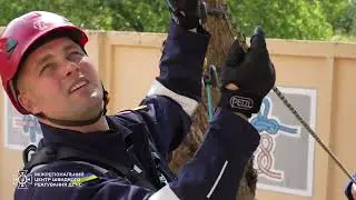 Тренування рятувальників-верхолазів