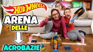 SFIDA nell'ARENA DELLE ACROBAZIE MONSTER TRUCK Hot Wheels