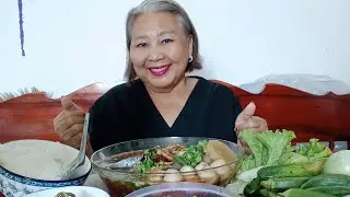 มาจ้าาา มากินเกาเหลาไก่ตุ๋นถ้วยใหญ่ๆกับแม่อ้อนกันจ้าาา
