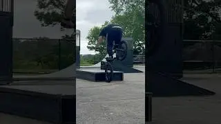 Nose press hang time #foryou #pittsburgh #bmx #skatepark #nosepress #nose #photography #subscribe