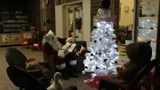 Santa Claus Visits Park Layne Elementary November 2018 - The Puppets Get a Story