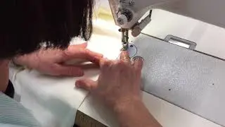 Cuciamo una pince in una camicia | Camiceria Smeralda a Camerano
