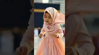 Beautiful Little Girl Smiling & Running for Kaaba Tawaf | Viral Islamic Shorts#shorts #short #viral