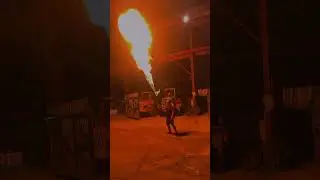 ‼️FAKE FIRE‼️ Автор не смог придумать описание🥲 #dance #танцор #funny #танцы#огнемет#огонь#фаершоу