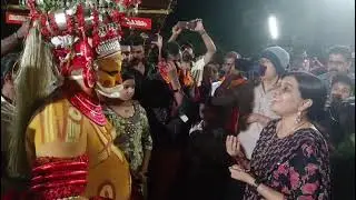 മുത്തപ്പന്റെ മുന്നിൽ പാട്ടുപാടി ദുർഗ്ഗാ വിശ്വനാഥ് കണ്ണൂർ കുന്നത്തൂർപാടി മഹോത്സവത്തിൽ