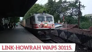 22322-Hool Express on the way towards Howrah.