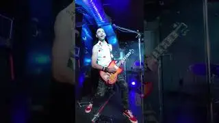 Новая локация 🤘🤘🤘 #guitar #guitarist #voxpedals #punkrock #xviveu2 #line6