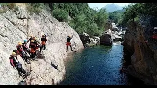 La randonn&eacute;e aquatique, une sorte de canyoning pour toute la famille