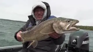 Ice Out Trolling for Lake Trout in Sioux Narrows | Lund Boats
