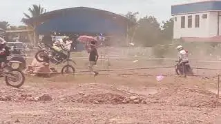 Motorcross sa Araw ng Dahican