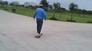Longboard Tirando uma Xinfra Villa Lobos