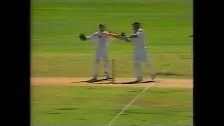 SOUTH AFRICA v ENGLAND 3rd TEST MATCH DAY 1 DURBAN DECEMBER 26 1999 NASSER HUSSAIN MARK BUTCHER