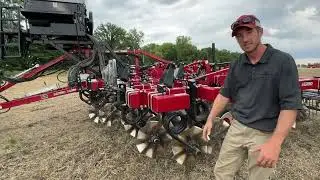 Salford 2200 with Hydraulic Shanks and Seeder