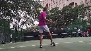 Tennis warming up rallies.