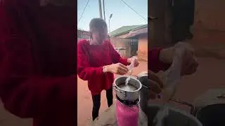 I chop my friend wife food and its so sweet. #viralvideo #youtuber #nollywood #music #education #fyp