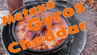 Metaxa Gyros mit Cheddar geschichtet