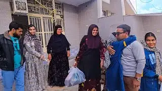Mahmoud's presence with the Fariba's family on their return to Doora