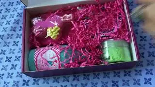 May Lavish Bath Box-------Backyard Luau
