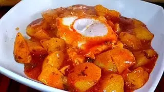 Patatas con tomate y Huevos Riquísima (A mi manera)
