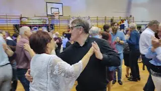 LESZEK swoim Tanecznym STYLEM przyciągają UWAGĘ WIDZÓW 