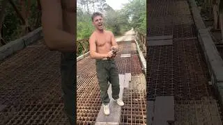 Поймали ОГРОМНУЮ коричневую водяную змею!!!