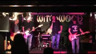 Rockyoke - live band karaoke does U2
