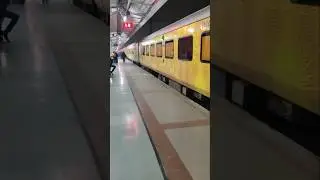Lucknow Delhi Tejas express #indianrailways #train #lucknow #tejasexpress #journey #vandebharat