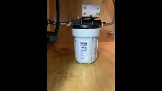 Как заменить фильтр для воды на американском сантехническом агрегате W-385