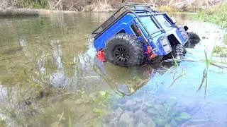 RC Crawler 1:10 Scale deep Water!