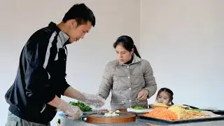 On Nhi's day off, the whole family made and enjoyed pho rolls together.