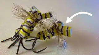 Вязание сухой мушки в виде гусеницы бабочки-монарха &mdash; образец от Old Time Skills Outdoors.