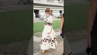 A new era begins: Anna Wintour makes her first appearance post-Vogue at the Marc Jacobs NYC show 👗