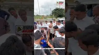 JADCHERLA ME SADAK HADSA KE SHAQS KO DR.C.LAXMAREDDY KI IMDAD #saharatimes #saharanews #sahara #jcl