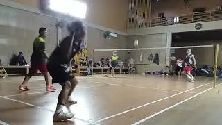 latihan badminton kok kedot GOR grandzamzam cilampeni ( bosnur p.jeje vs p.iman p.indra )