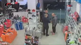 I commercianti del quartiere di Borgo Vecchio a Palermo si ribellano al racket. 20 arresti