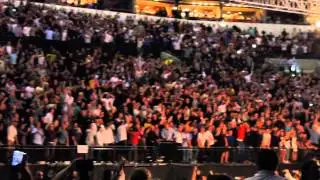 LEEDS FANS GO MENTAL TO 'JUMP JUMP' PRE JOSH WARRINGTON FIGHT / WARRINGTON v BRUNKER