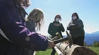 Taller de cultivo de setas en troncos realizado en L'Avenc de Tavertet