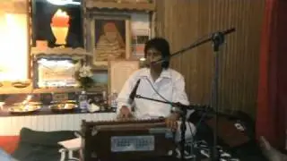 Sri Ajnish Rai sings Hey Ram Bhagavan at El Dorado Sai Center
