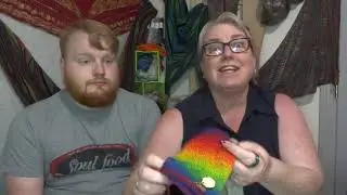 Close Knit Family - Episode 53; What Gauge Swatch?