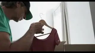 Mudanzas GO Granada: Preparaci&oacute;n de ropa para su mudanza en cajas especiales.