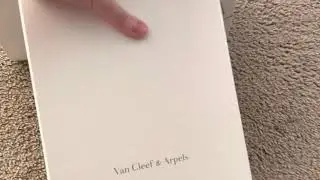 Unboxing Van Cleef & Arpels Alhambra 20-motif mother of pearl necklace asmr