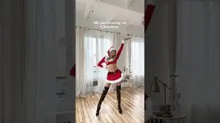 A little mean girls moment #christmas #holiday #legavenue