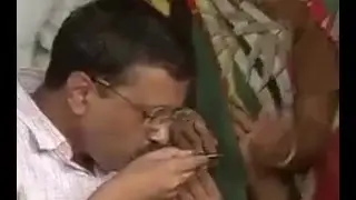 kejriwal Drink Tea At Dalit's Home In Una