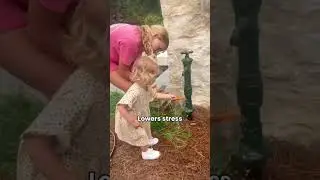 If you haven&rsquo;t started gardening with your kids yet, what are you waiting for🧐#garden #mom #kids